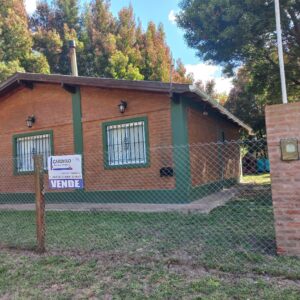 Casaquinta Sobre 3 Lotes Con Pileta En Chascomus