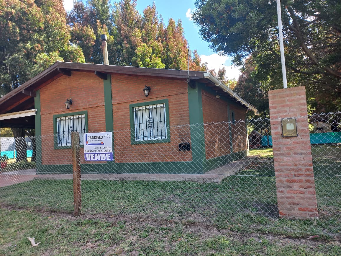 Casaquinta Sobre 3 Lotes Con Pileta En Chascomus